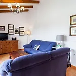 Літній будинок Luisa 1 *